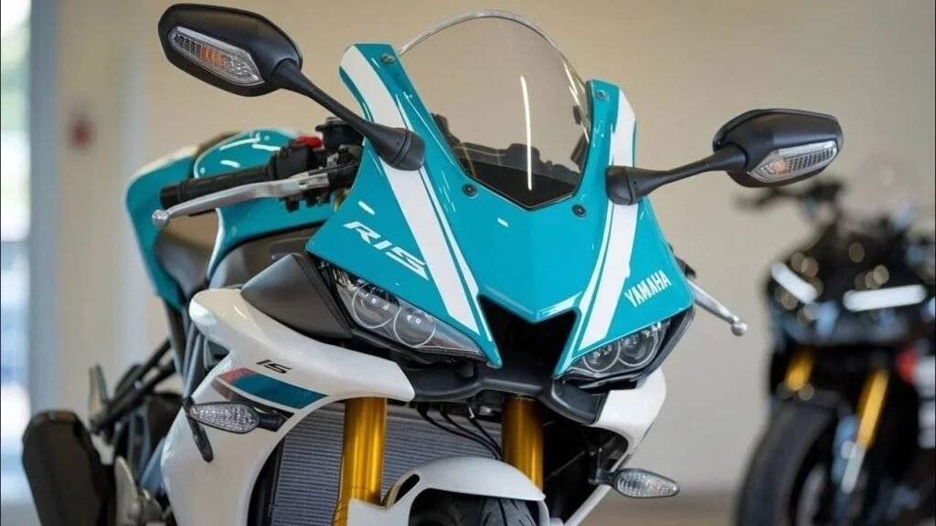Yamaha R15 V5